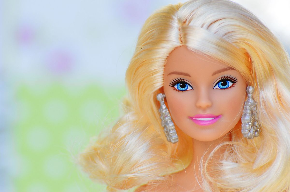 From Barbie Portraits in Wallpaper Wizard HD Desktop Background With close up barbie doll face