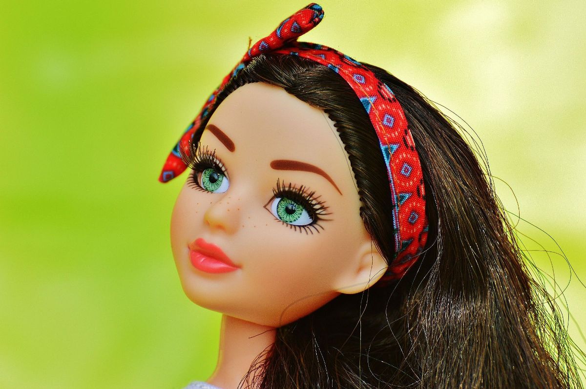 Barbie brown store hair green eyes