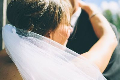 close up of bride veil