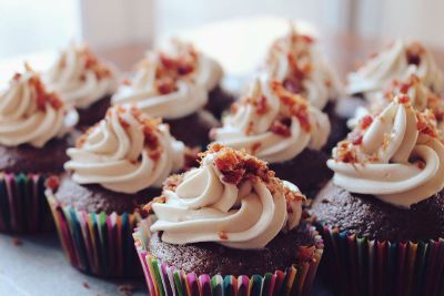 frosted chocolate cupcakes