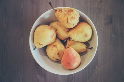 pears in plate