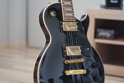 black gibson guitar