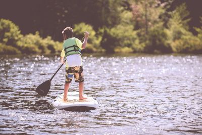 sup paddleboard in lake