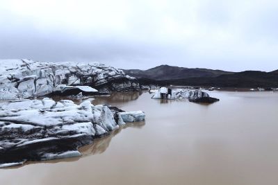 glacier in sea cost