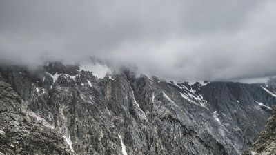 clouds on the mountain