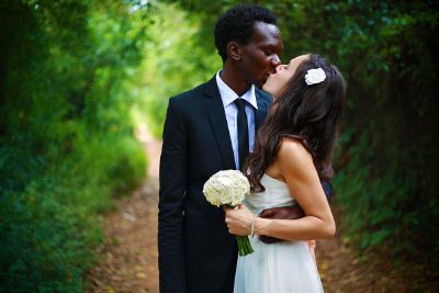 wedding couple kissing each other