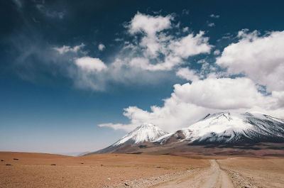 dirt road to mountain