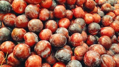 stack of fruit