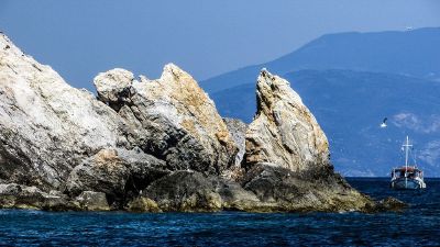 mountains by the ocean