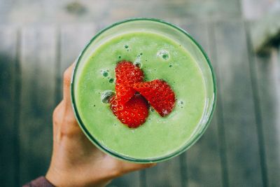 green juice with strawberries