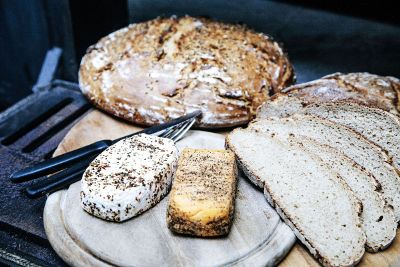 slicing bread