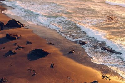 waves coming in to beach