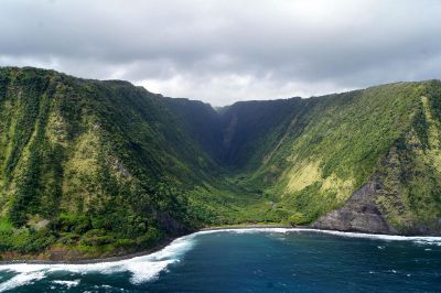 ocean meets mountains