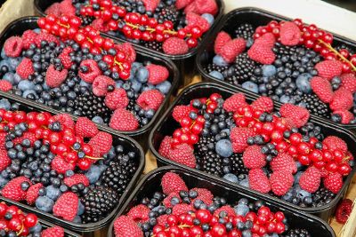 berries in packaging