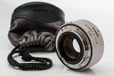 camera lens and case