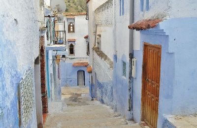 narrow city street