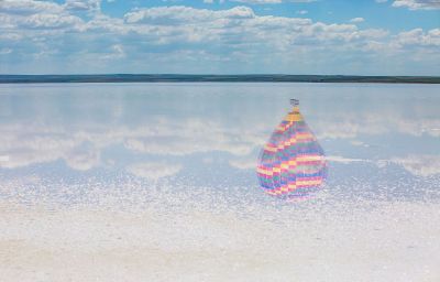 hot air balloon reflection