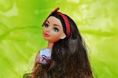 brunette fashion doll