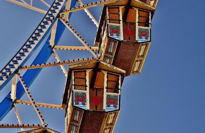 buckets of a ferris wheel