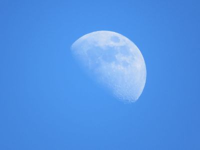 moon in daylight