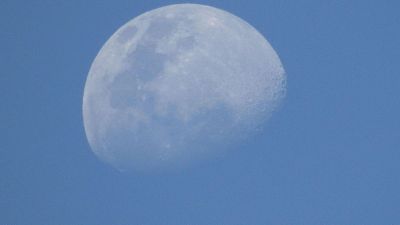 moon during daylight