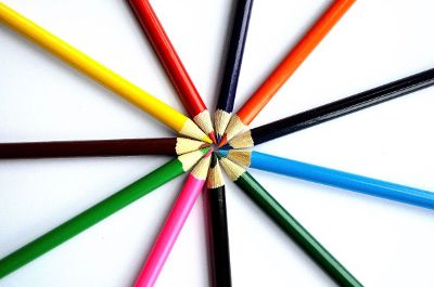 colored pencil arrangement