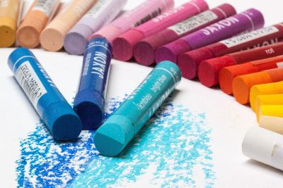 colorful crayones