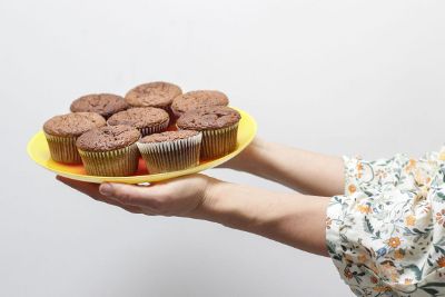 plate with cupcakes